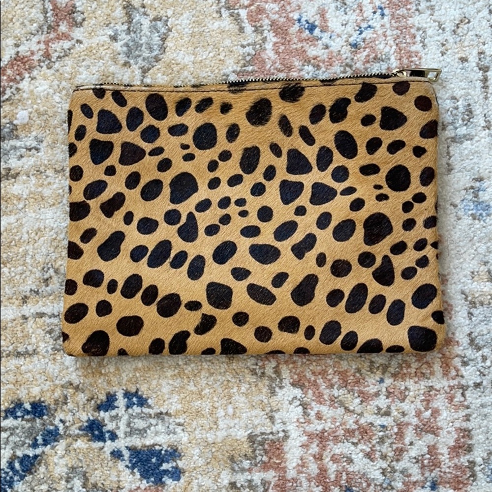 Leopard clutch
